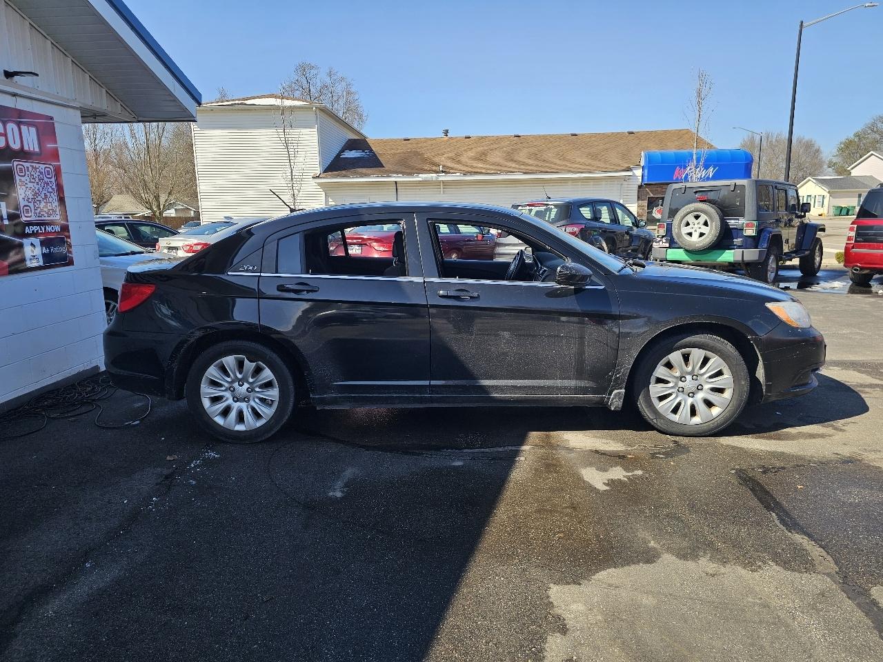 Chrysler 200 LX 2012