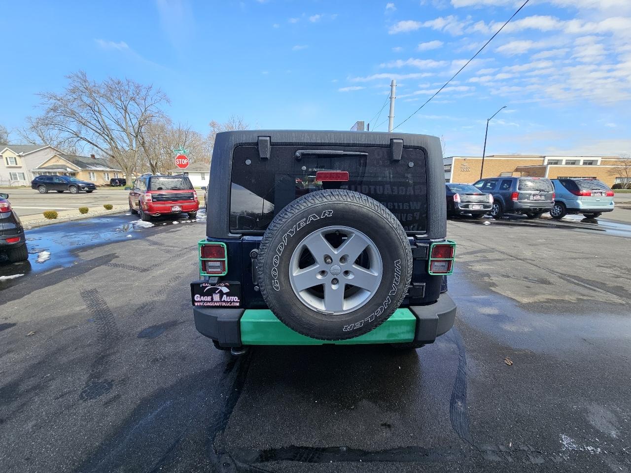 Jeep Wrangler Unlimited Sahara 4WD 2013