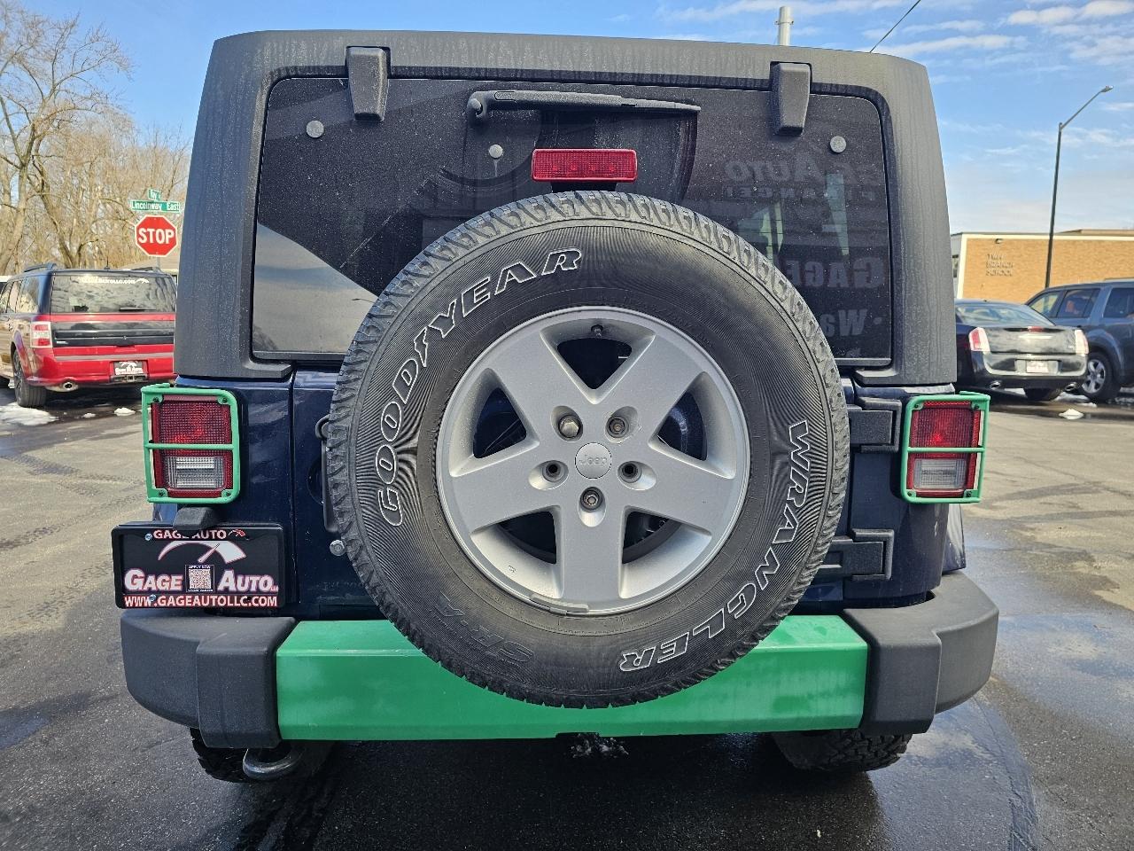 Jeep Wrangler Unlimited Sahara 4WD 2013