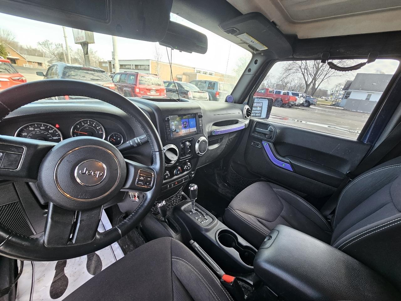 Jeep Wrangler Unlimited Sahara 4WD 2013