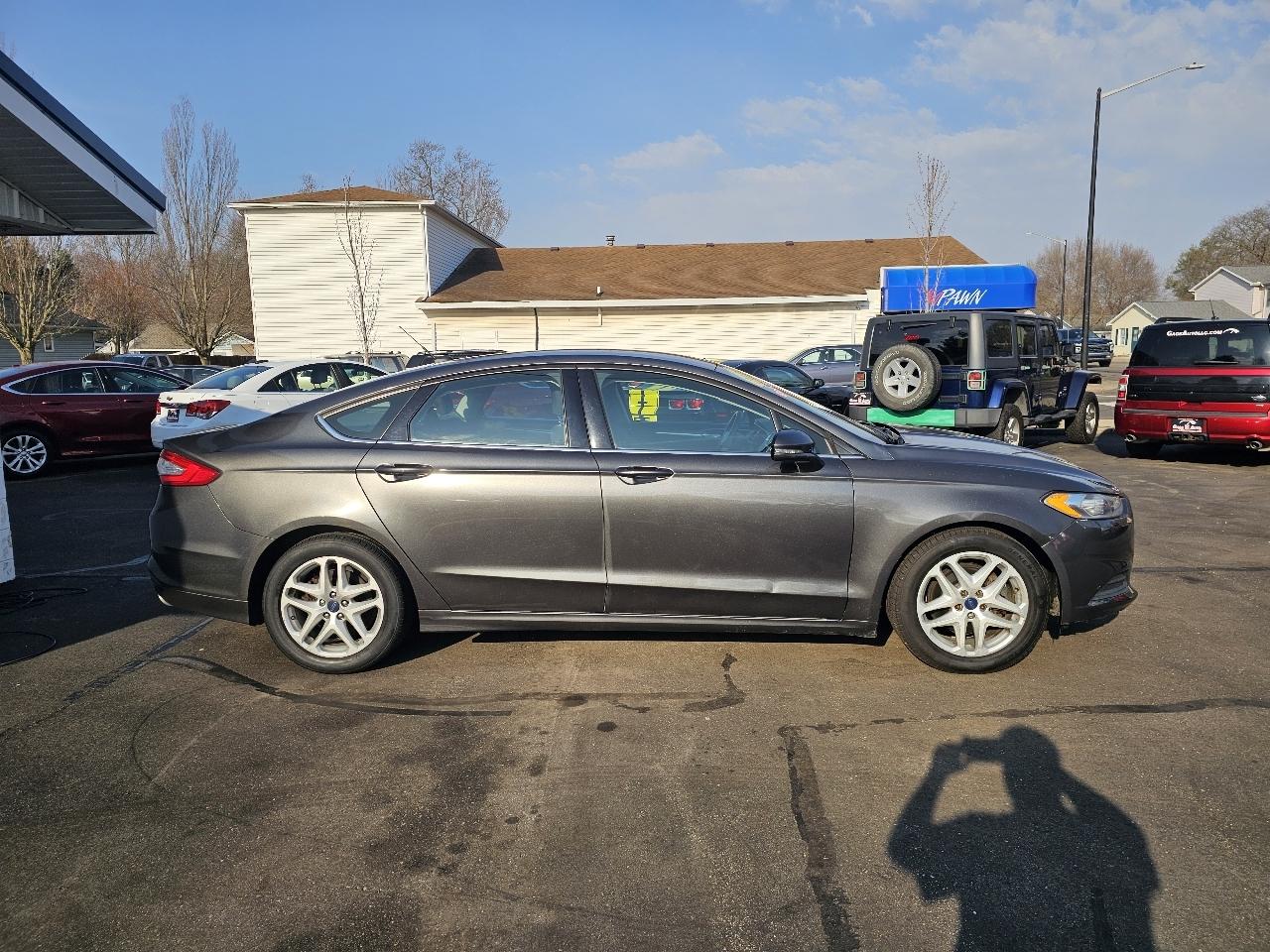 Ford Fusion SE 2016