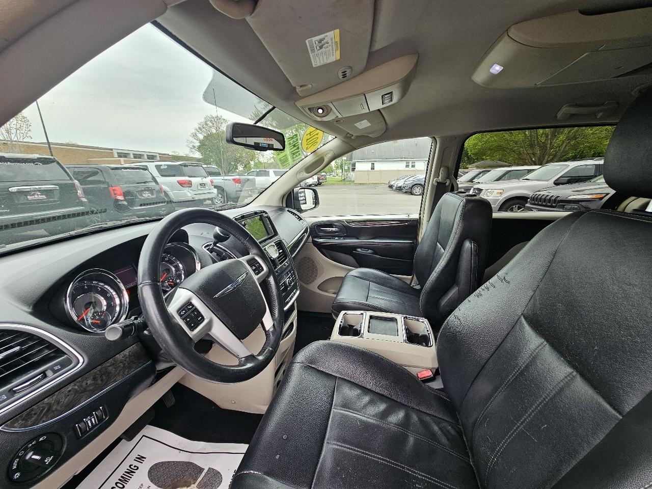 Chrysler Town & Country Touring 2014