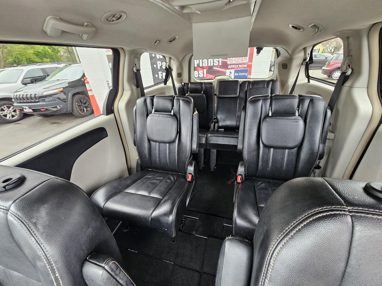 Chrysler Town & Country Touring 2014