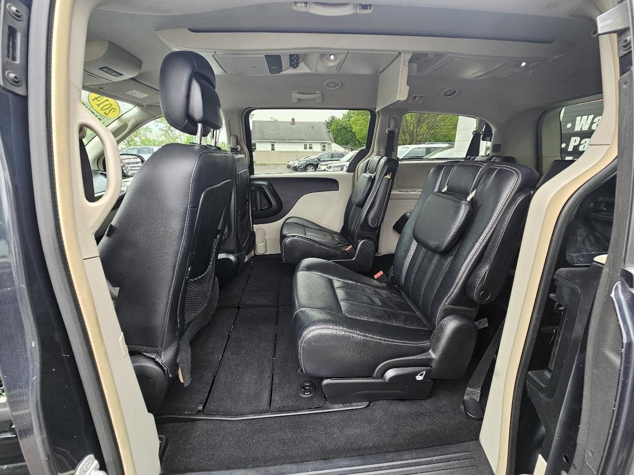 Chrysler Town & Country Touring 2014