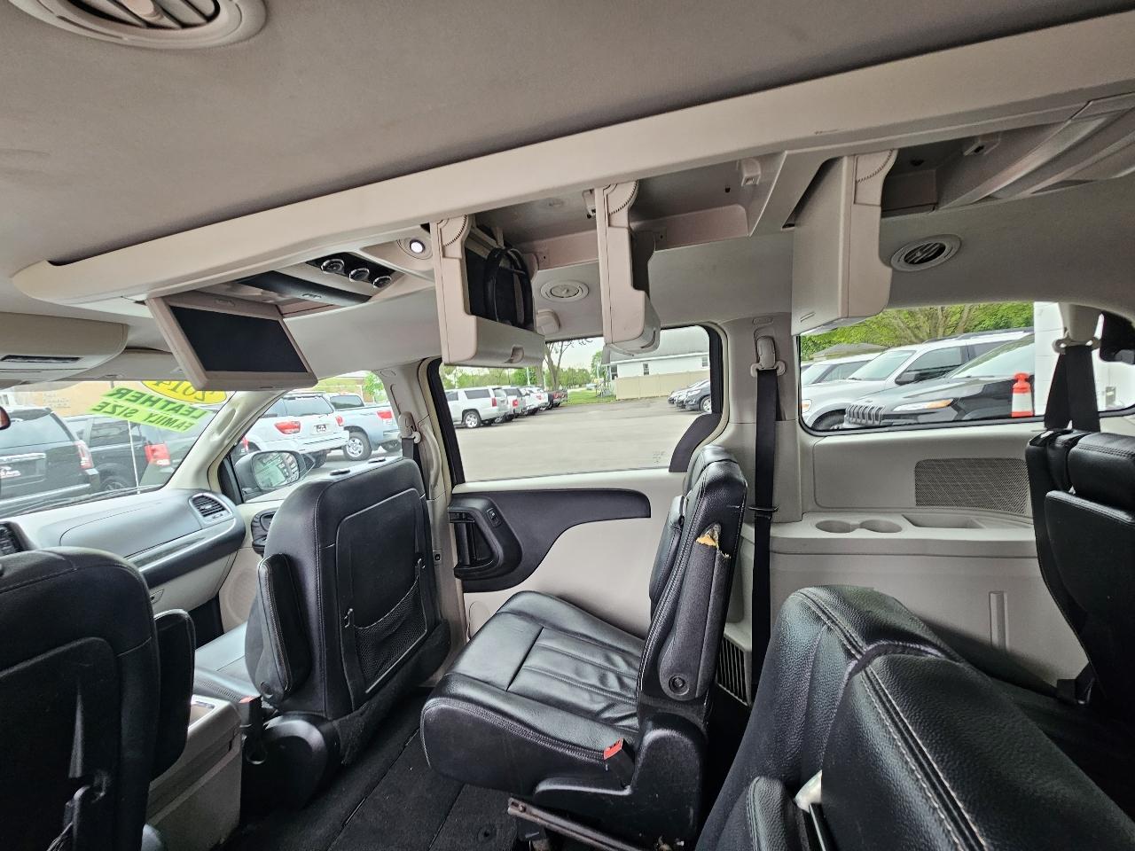 Chrysler Town & Country Touring 2014