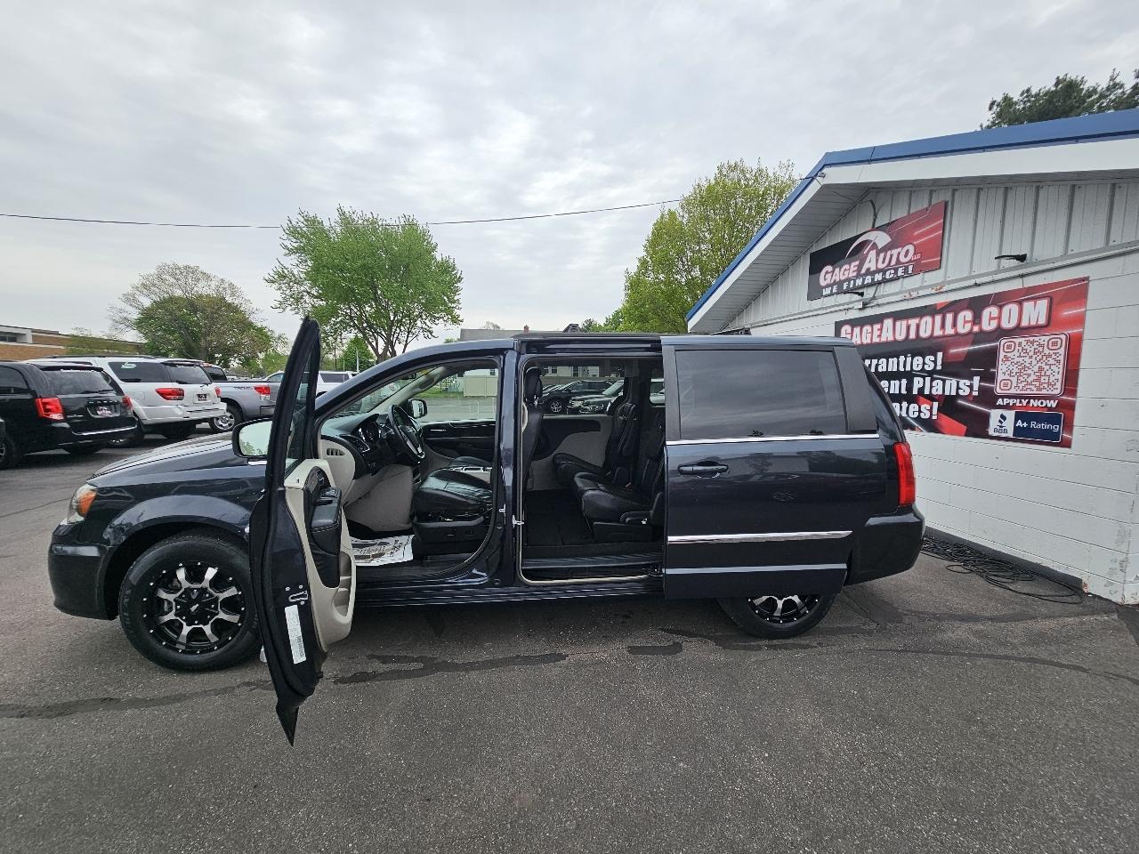 Chrysler Town & Country Touring 2014