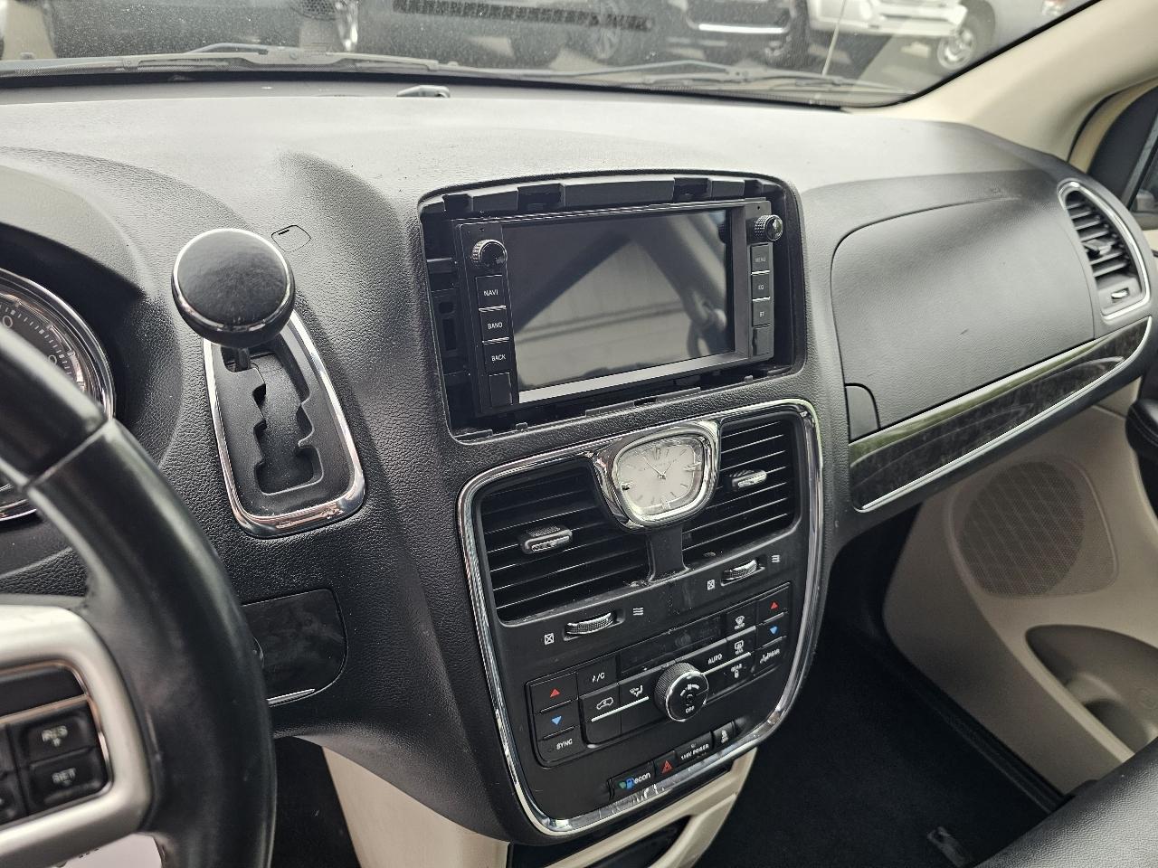 Chrysler Town & Country Touring 2014
