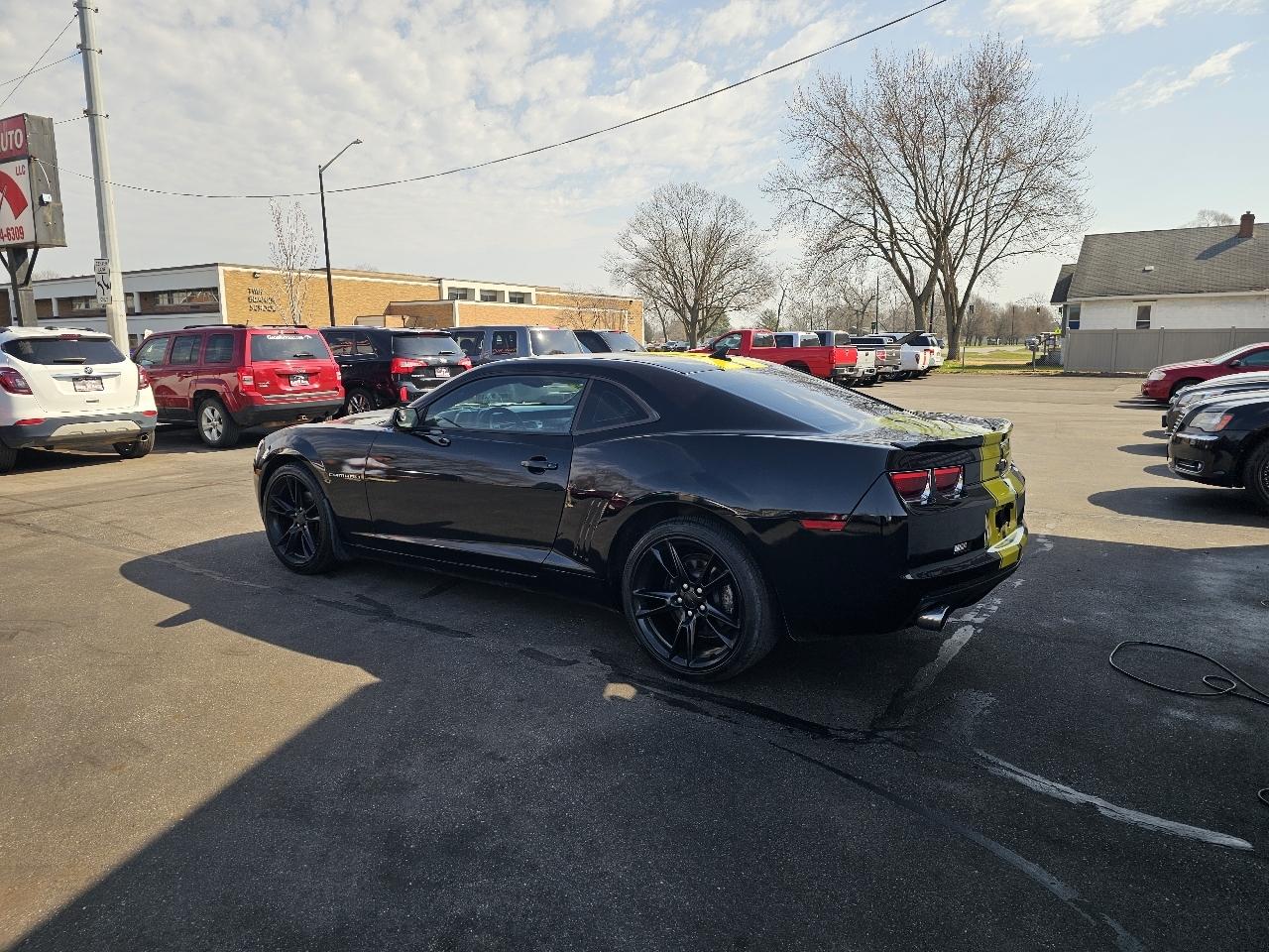 Chevrolet Camaro Coupe 1LT 2012