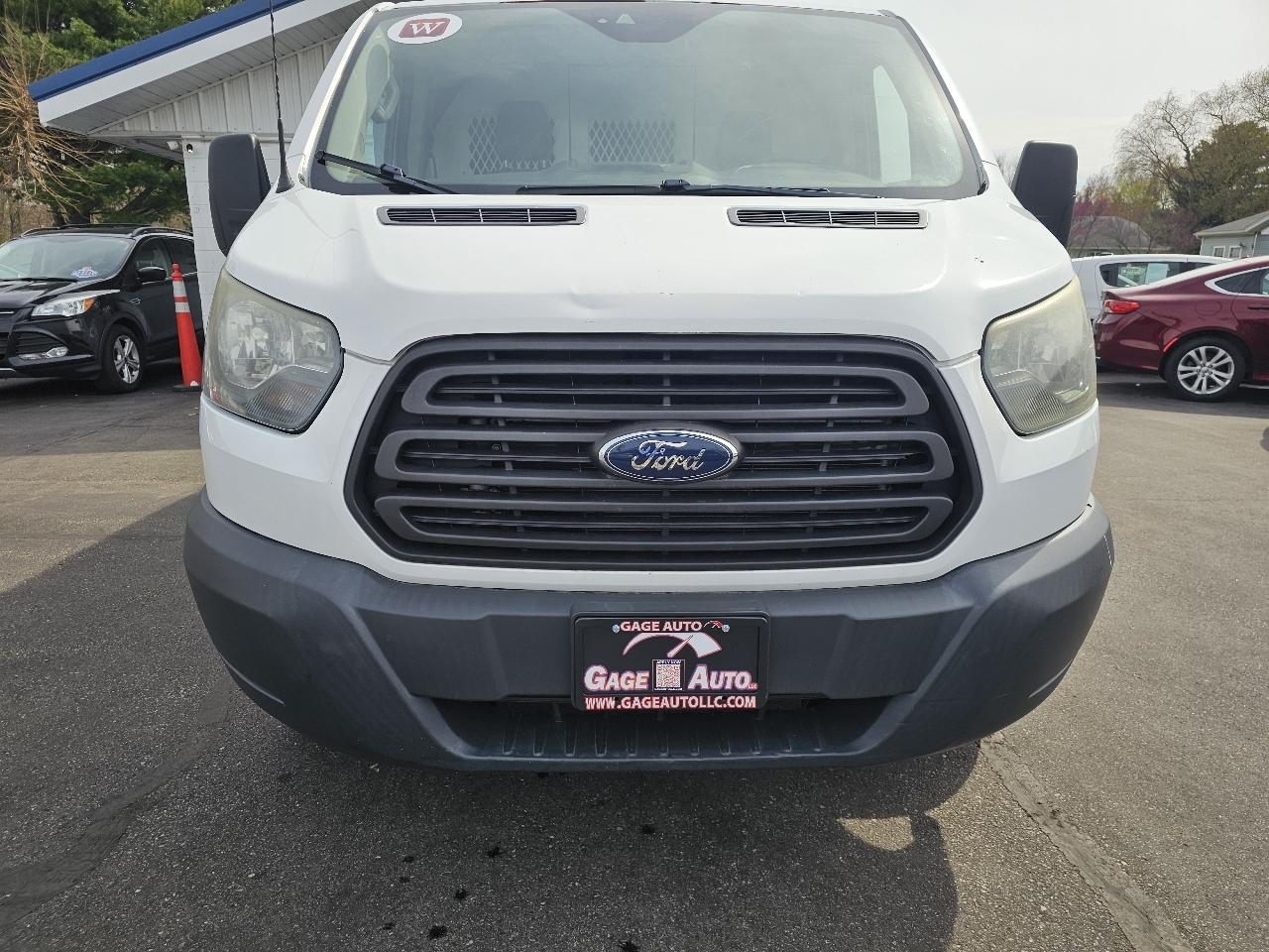 Ford Transit 250 Van Low Roof w/Sliding Pass. 130-in. WB 2015