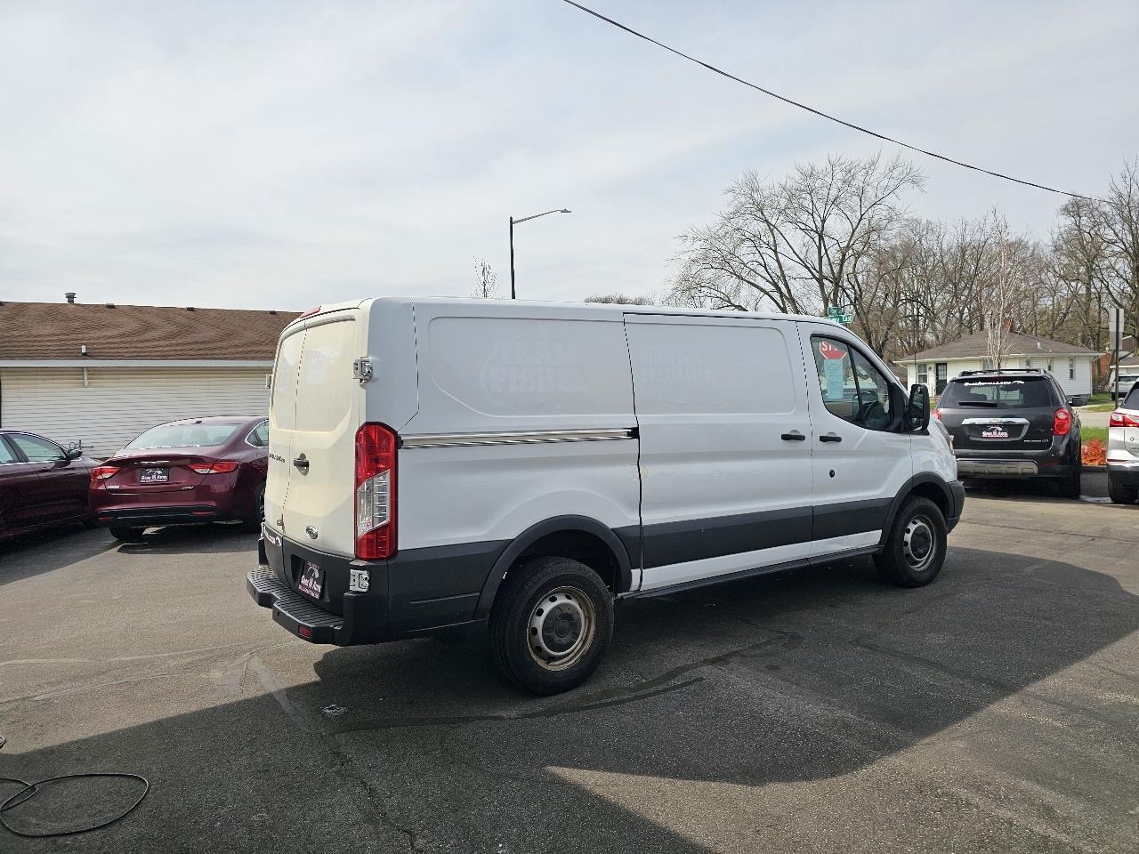 Ford Transit 250 Van Low Roof w/Sliding Pass. 130-in. WB 2015