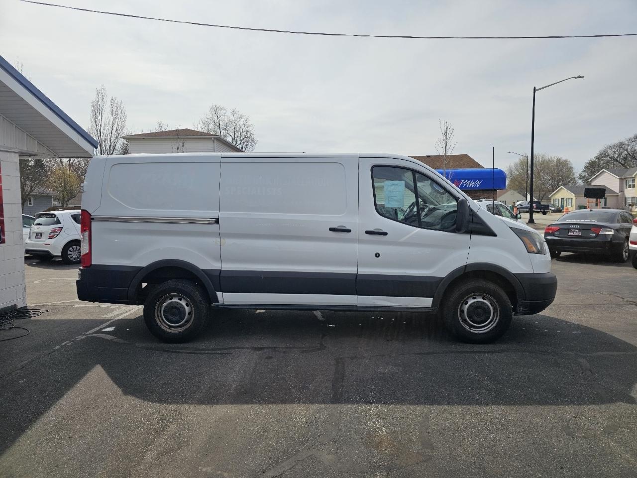 Ford Transit 250 Van Low Roof w/Sliding Pass. 130-in. WB 2015