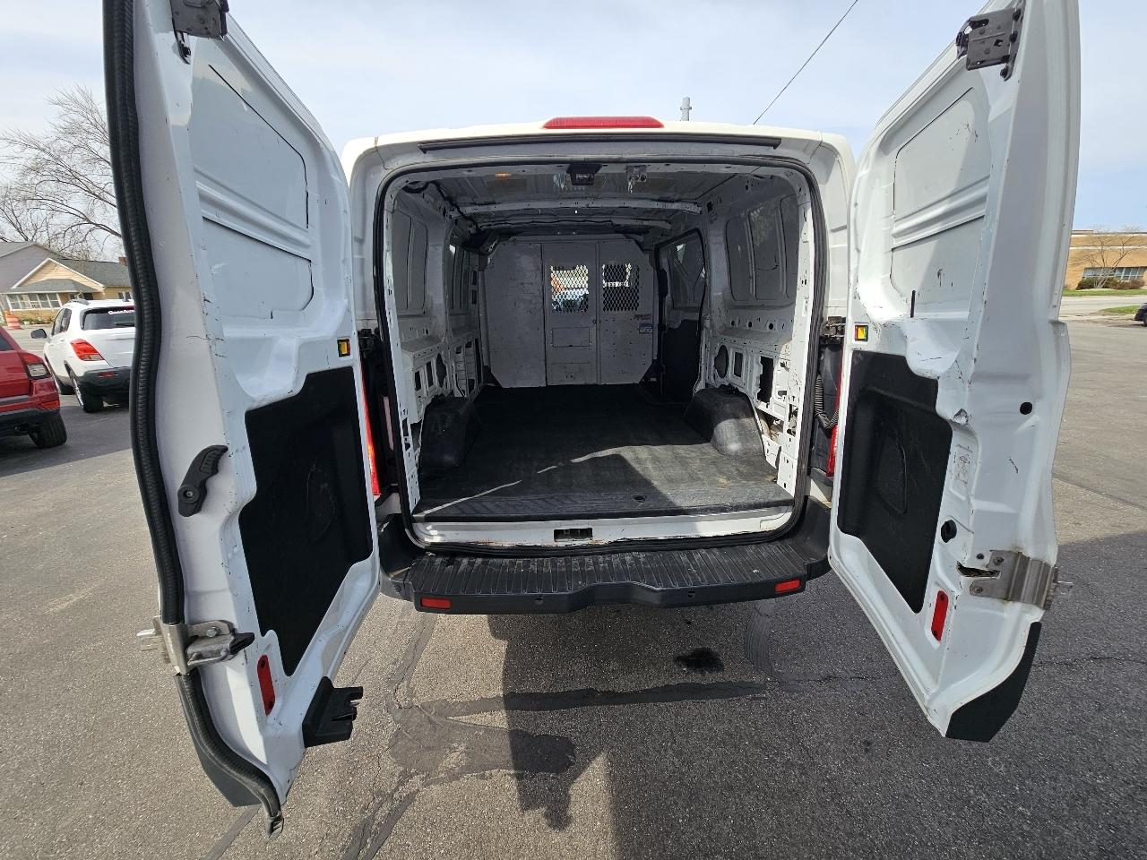 Ford Transit 250 Van Low Roof w/Sliding Pass. 130-in. WB 2015