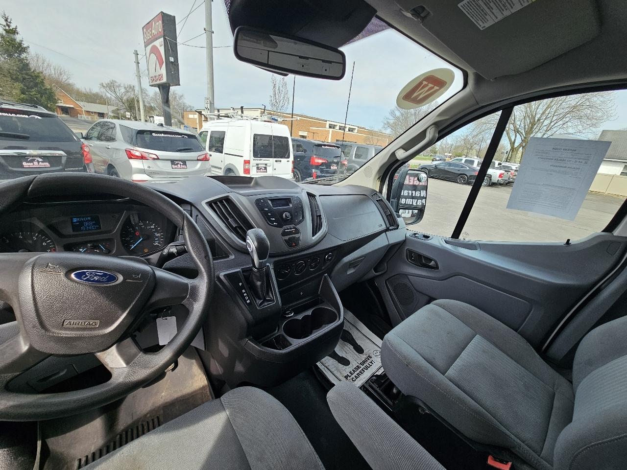Ford Transit 250 Van Low Roof w/Sliding Pass. 130-in. WB 2015