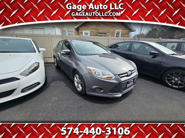 Gray 2014 Ford Focus SE Sedan Front-Wheel Drive Automatic