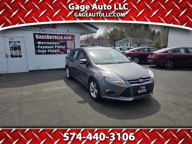 Gray 2014 Ford Focus SE Sedan Front-Wheel Drive Automatic