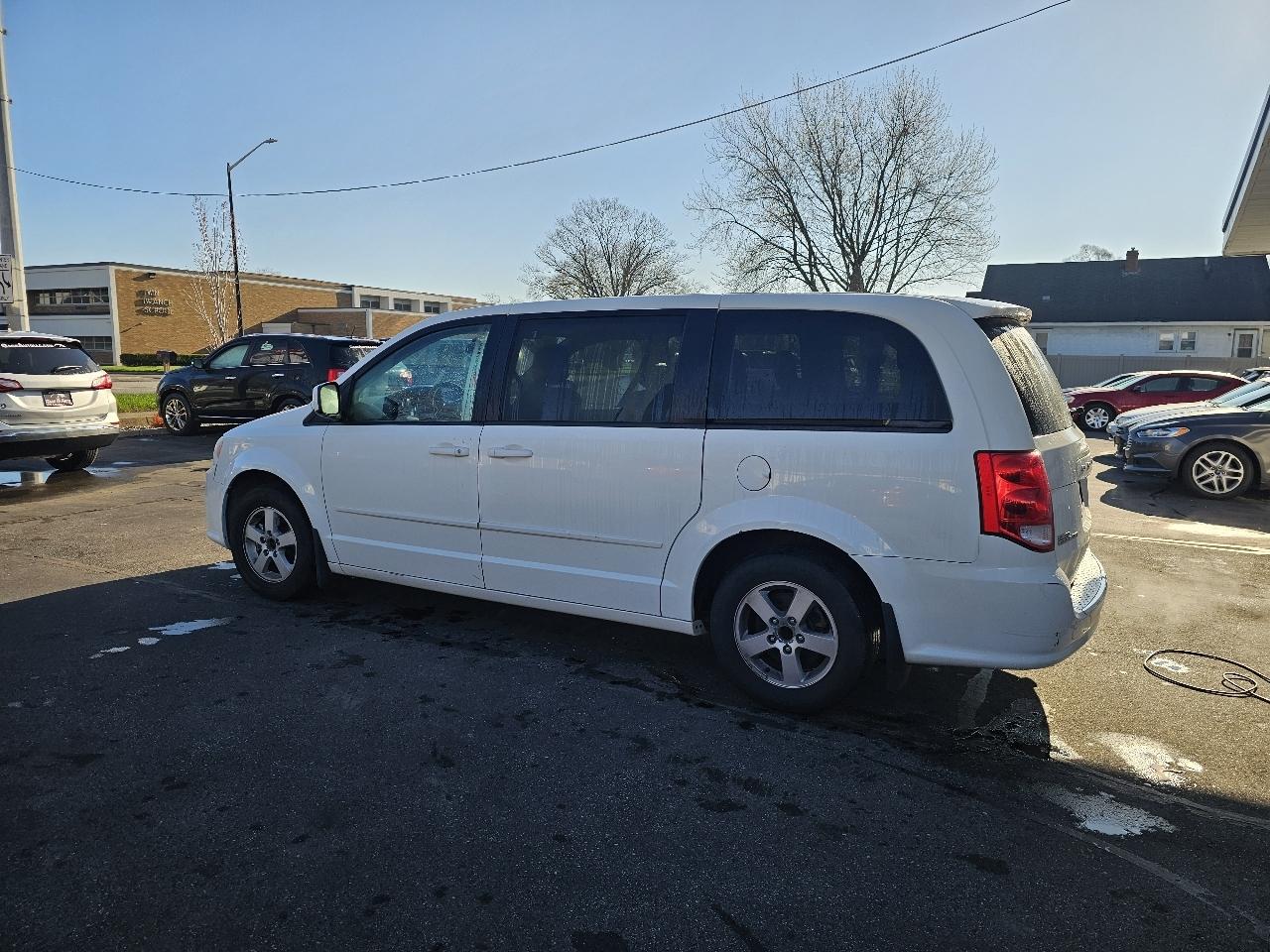 Dodge Grand Caravan SE 2012