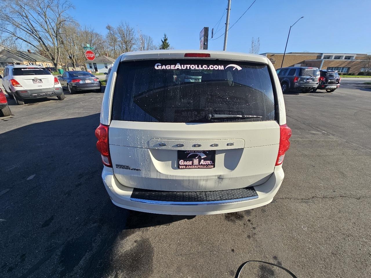 Dodge Grand Caravan SE 2012