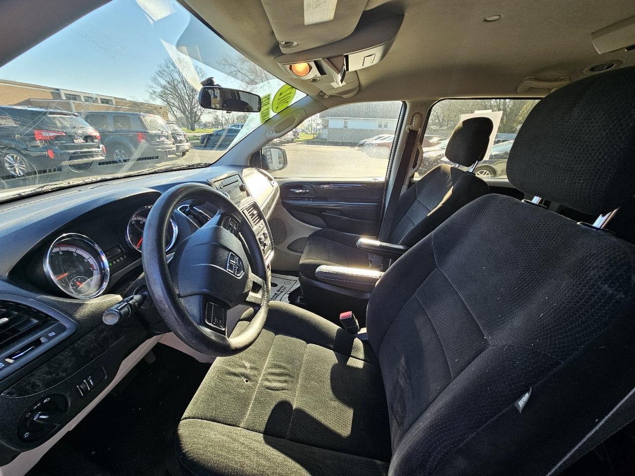 Dodge Grand Caravan SE 2012