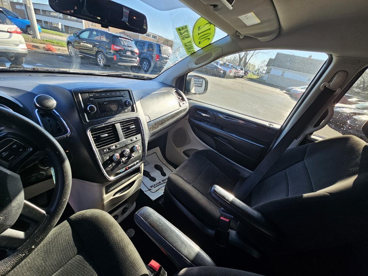 Dodge Grand Caravan SE 2012