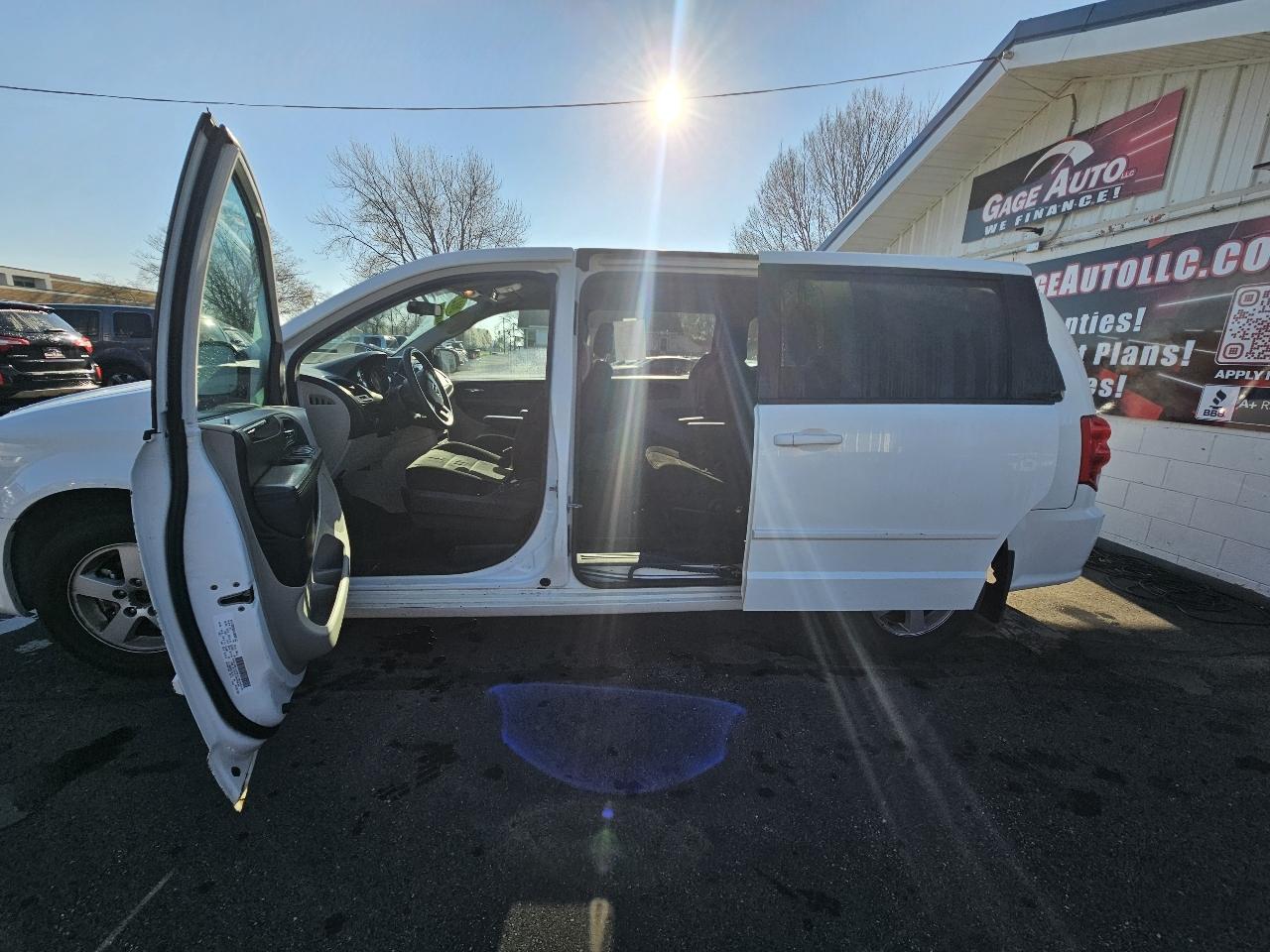Dodge Grand Caravan SE 2012