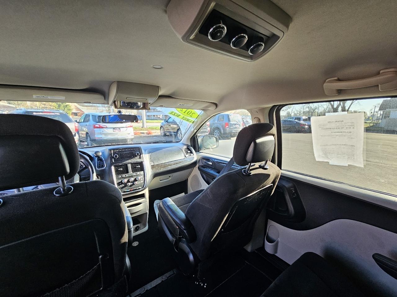 Dodge Grand Caravan SE 2012