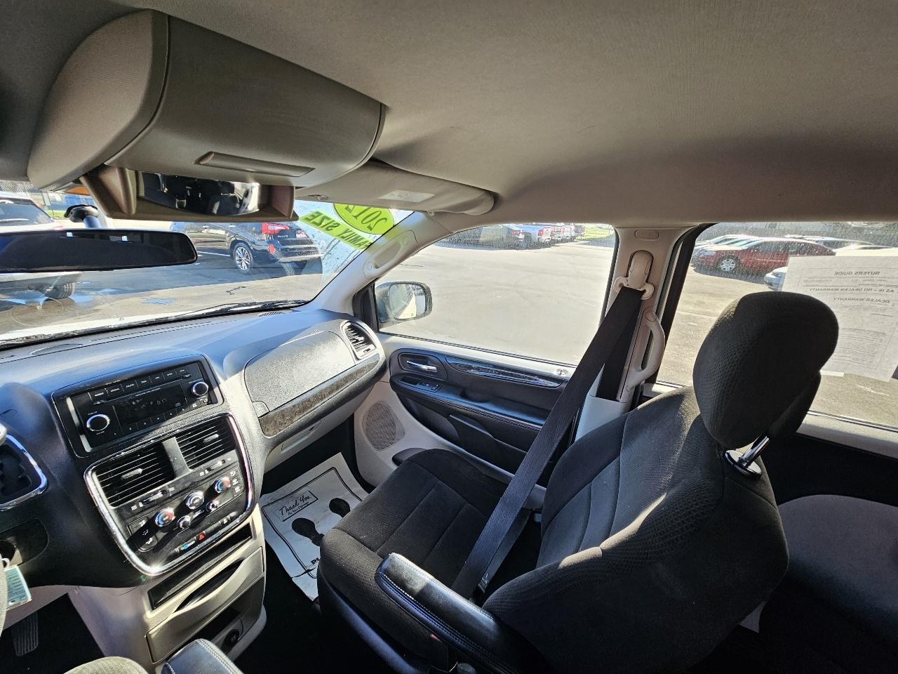 Dodge Grand Caravan SE 2012