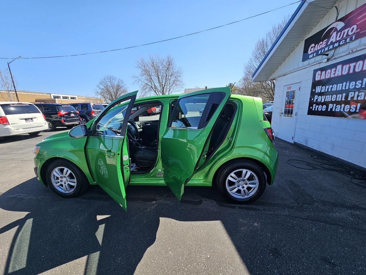 Chevrolet Sonic LT Auto 5-Door 2016