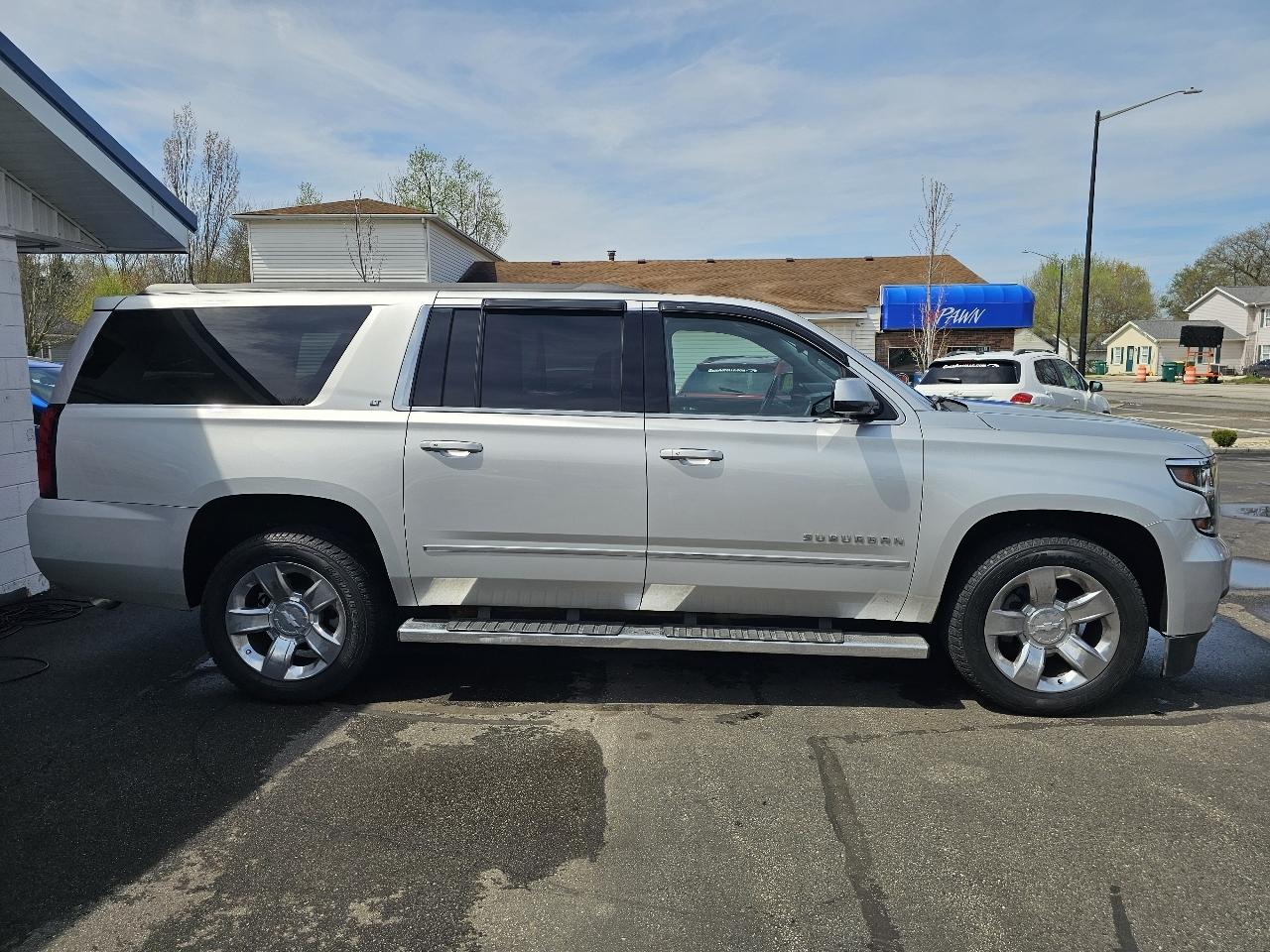 Chevrolet Suburban LT 4WD 2016