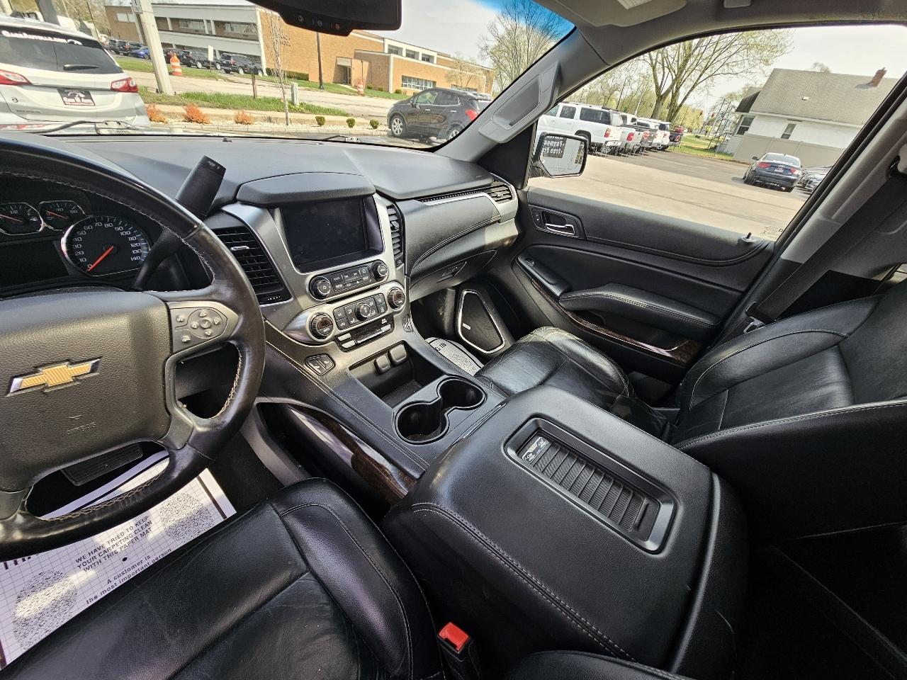 Chevrolet Suburban LT 4WD 2016