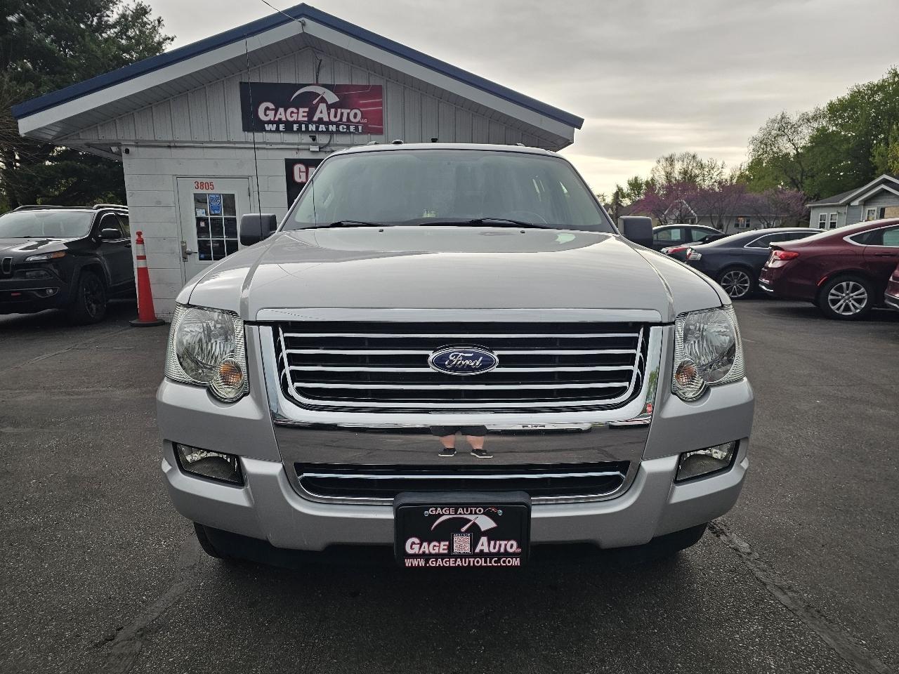 Ford Explorer XLT 4.0L 4WD 2010