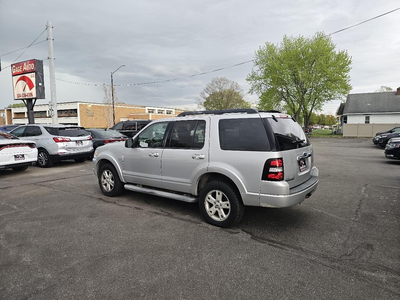 Ford Explorer XLT 4.0L 4WD 2010