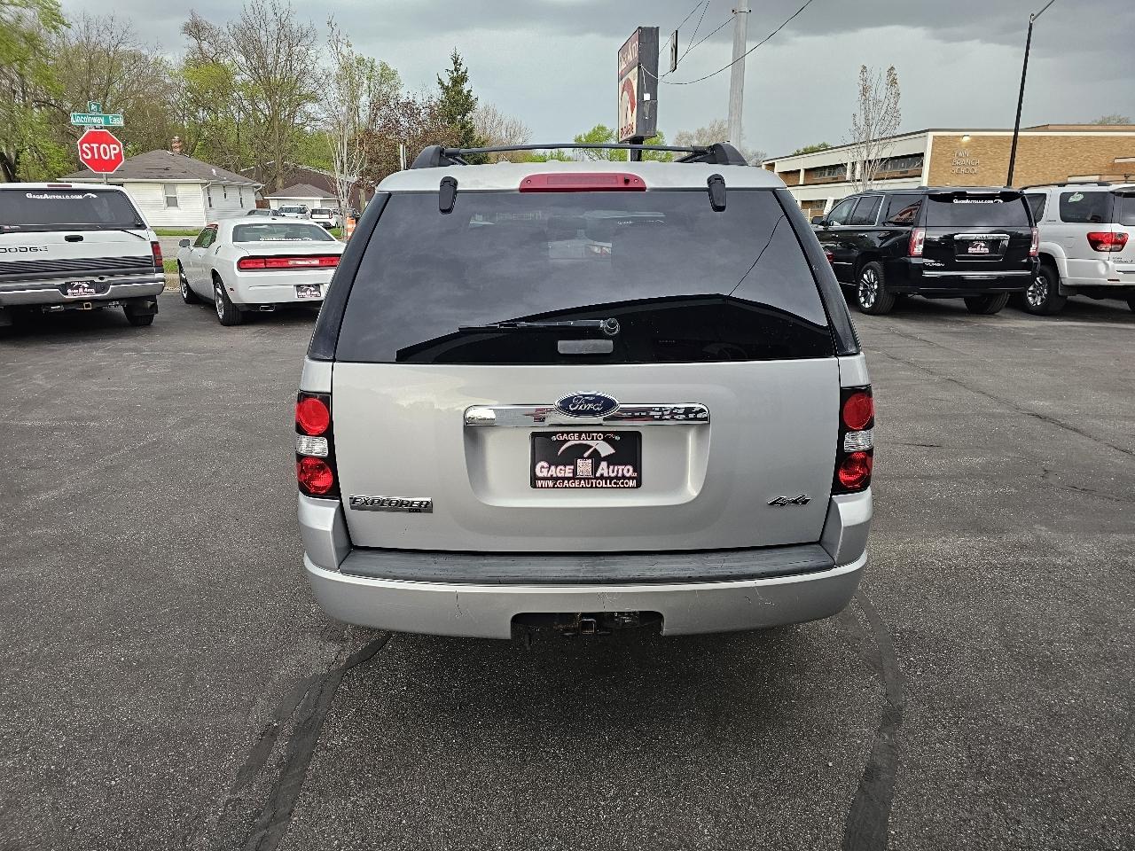 Ford Explorer XLT 4.0L 4WD 2010
