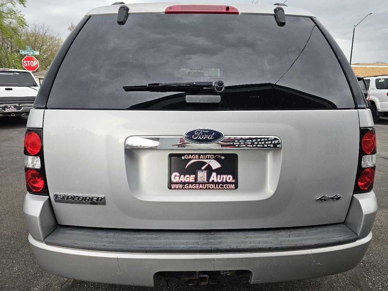 Ford Explorer XLT 4.0L 4WD 2010