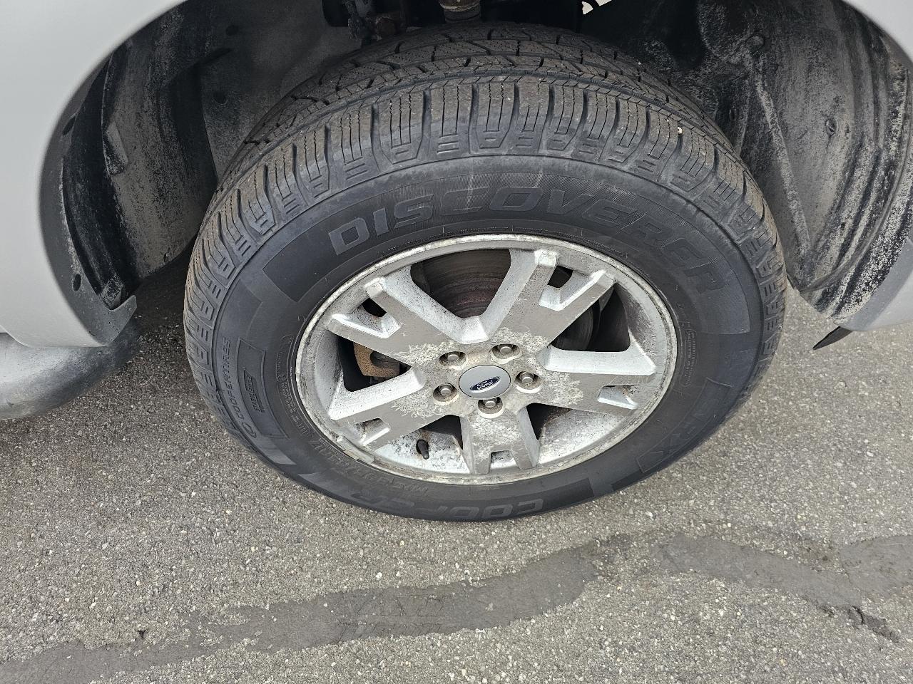 Ford Explorer XLT 4.0L 4WD 2010