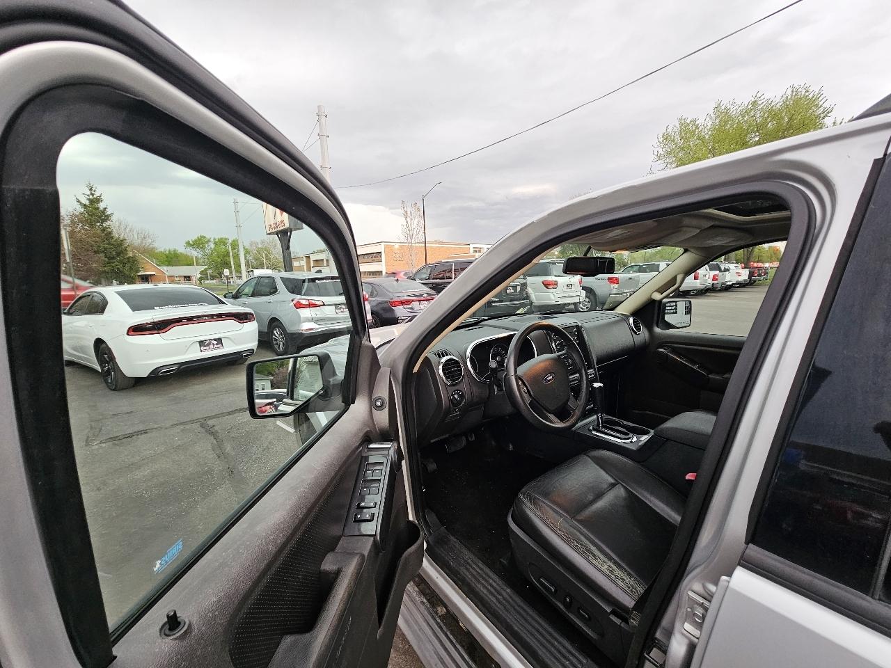 Ford Explorer XLT 4.0L 4WD 2010