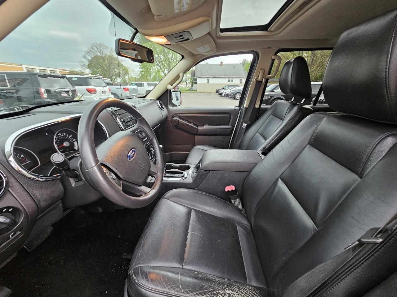 Ford Explorer XLT 4.0L 4WD 2010