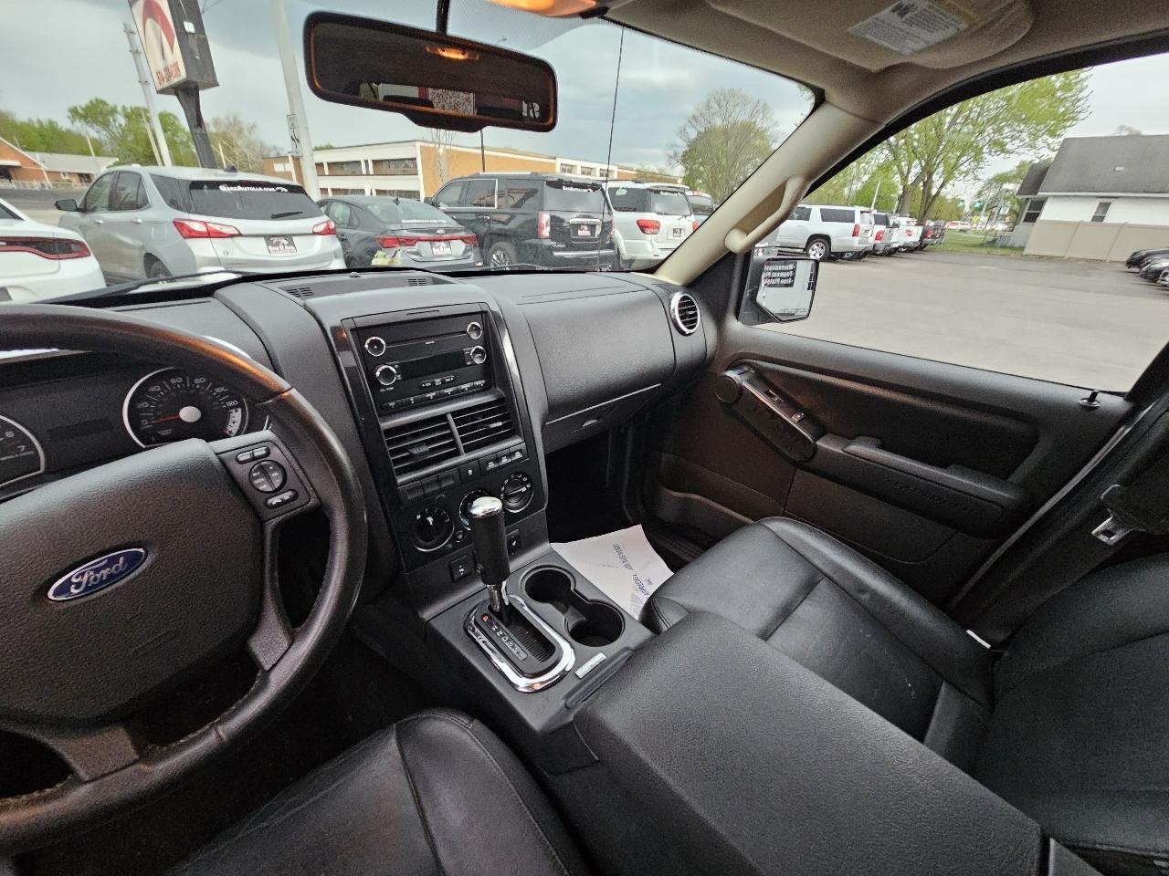Ford Explorer XLT 4.0L 4WD 2010