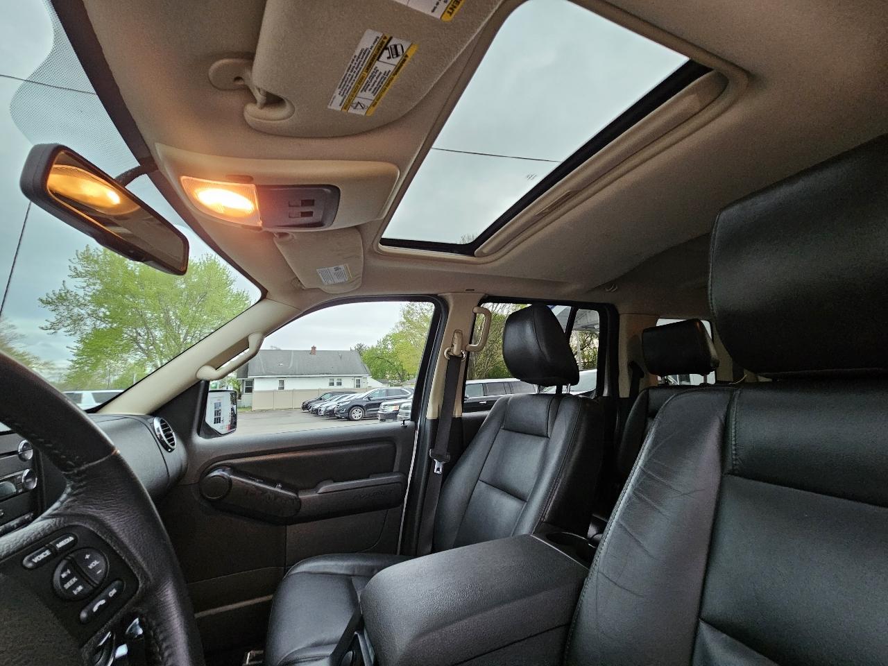Ford Explorer XLT 4.0L 4WD 2010