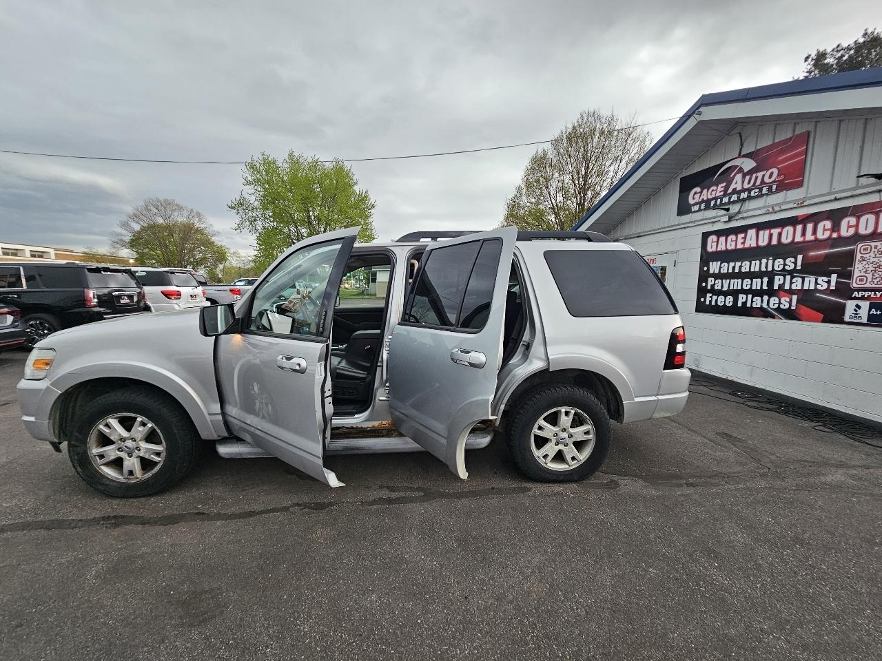 Ford Explorer XLT 4.0L 4WD 2010
