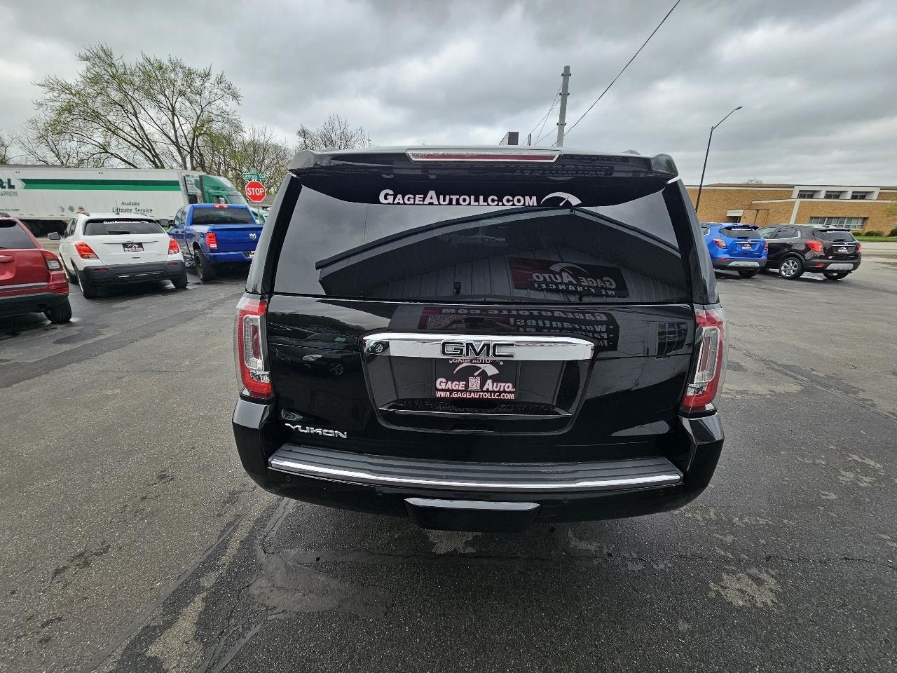 GMC Yukon Denali 4WD 2015