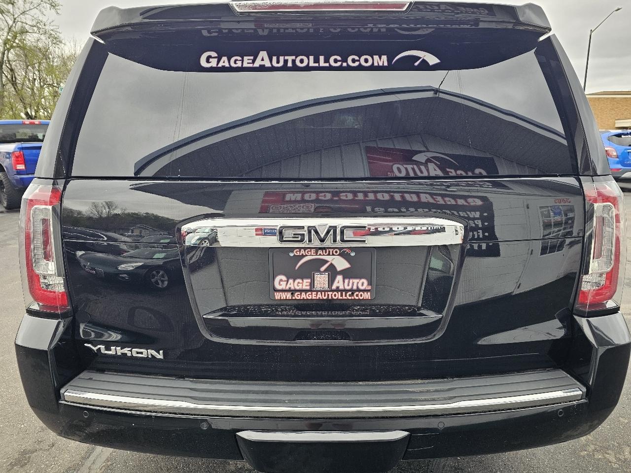 GMC Yukon Denali 4WD 2015