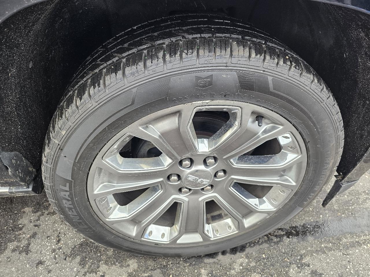 GMC Yukon Denali 4WD 2015