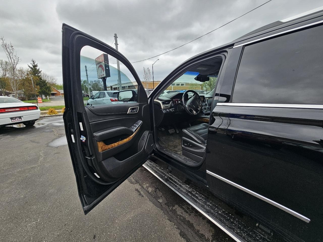 GMC Yukon Denali 4WD 2015