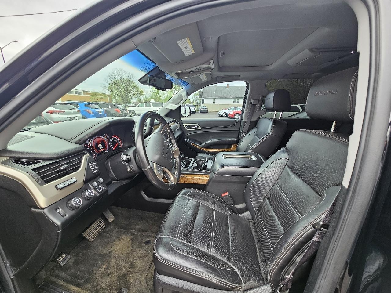 GMC Yukon Denali 4WD 2015