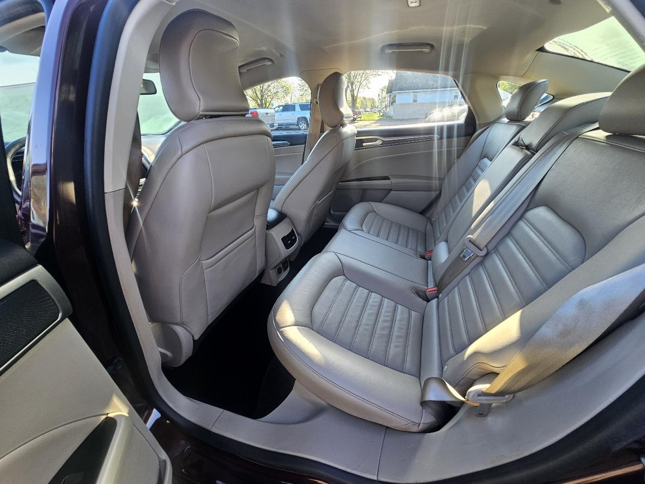 Ford Fusion Hybrid SE 2018