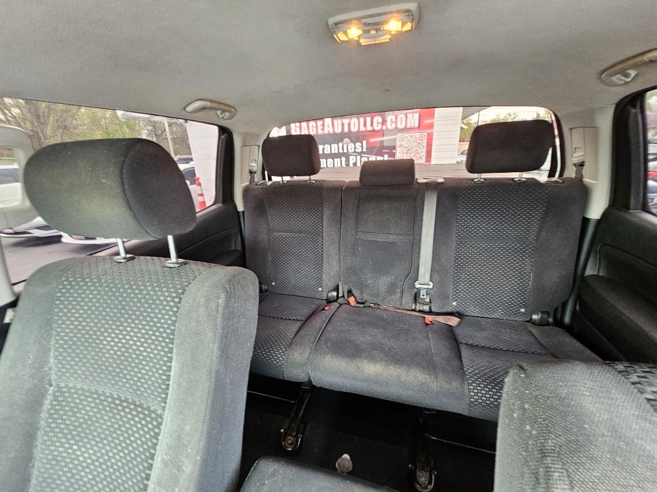 Toyota Tundra Tundra-Grade CrewMax 5.7L 4WD 2011