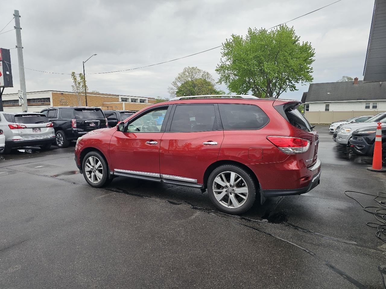 Nissan Pathfinder S 4WD 2014