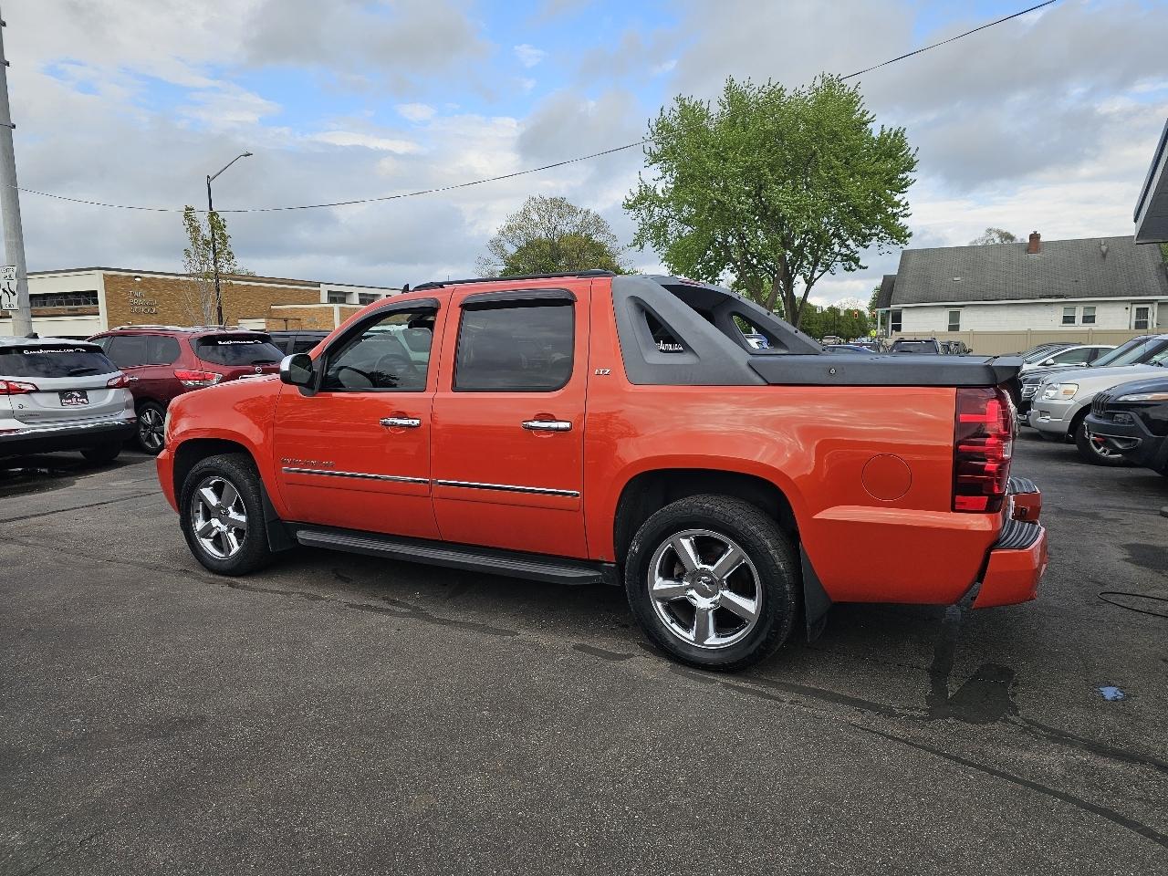 Chevrolet Avalanche LTZ 4WD 2011
