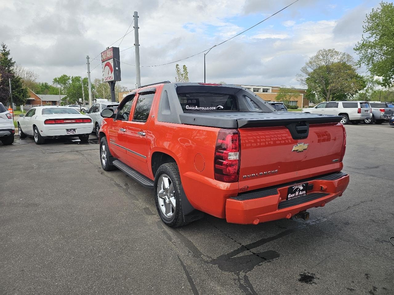 Chevrolet Avalanche LTZ 4WD 2011