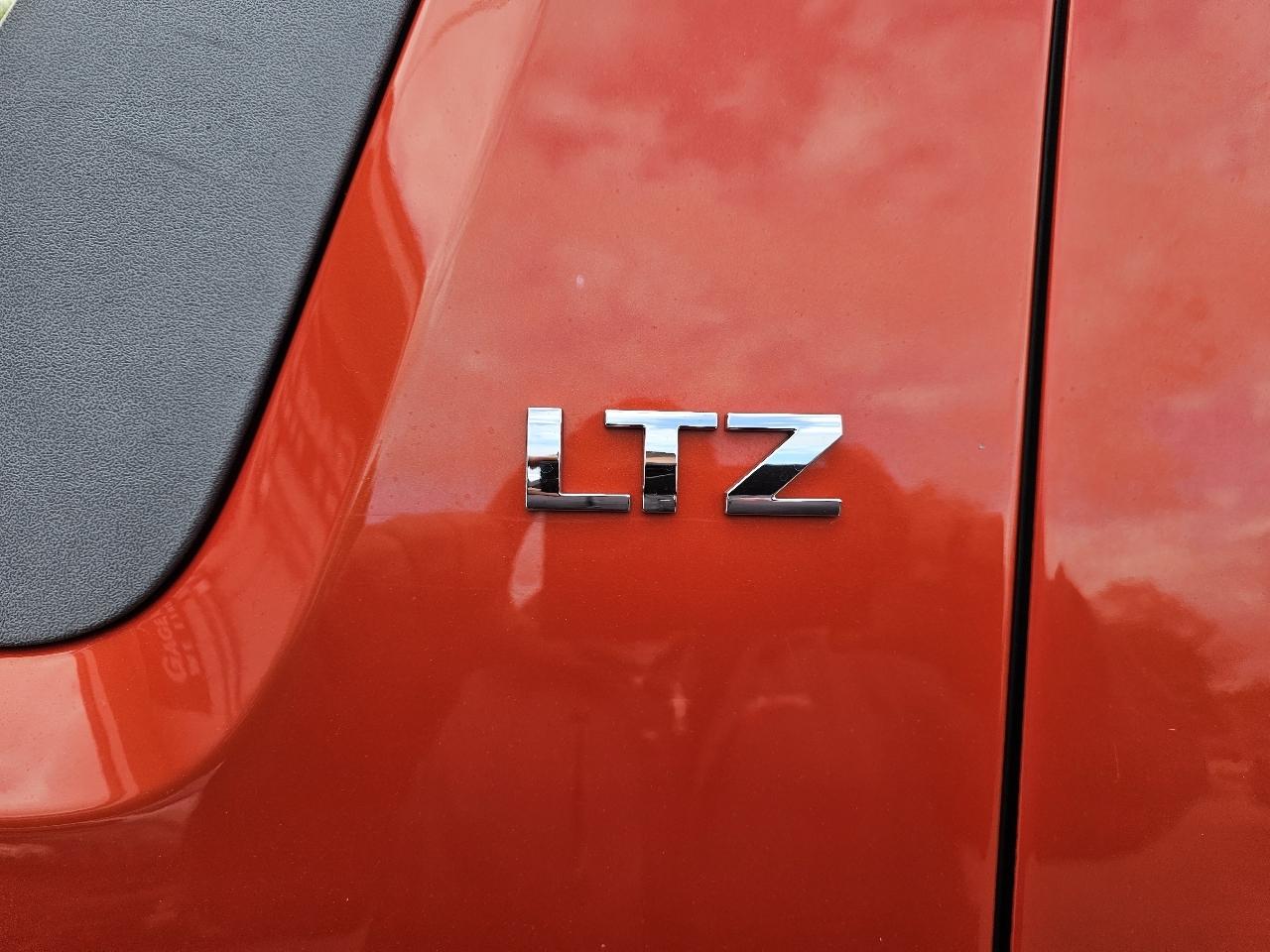 Chevrolet Avalanche LTZ 4WD 2011